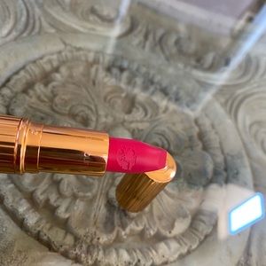 Charlotte Tilbury Electric Poppy